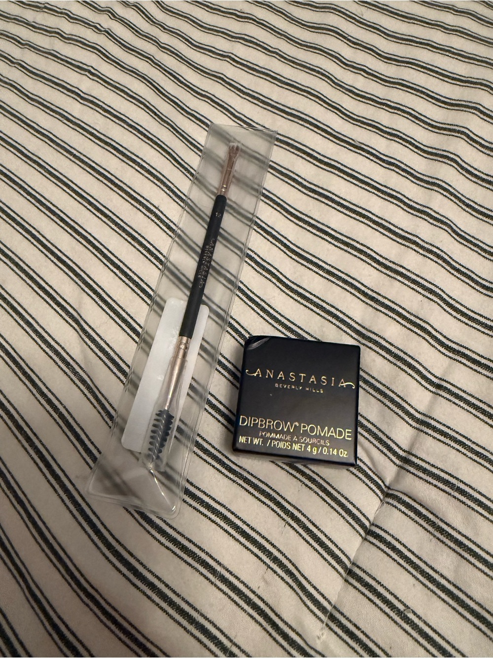 Anastasia Beverly Hills Dipbrow Pomade - medium brown